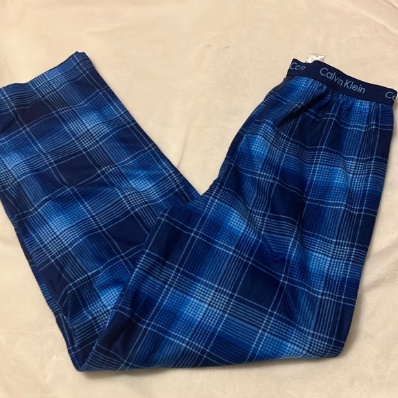 Calvin Klein boys 10/12 lightweight fleece Pajama bottoms elastic waist - Picture 1 of 3